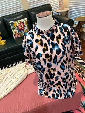Women’s Pink Abstract Leopard Print Short Sleeve Top